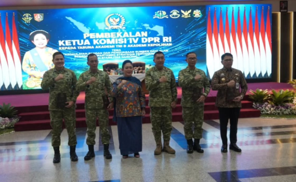 Gubernur AAL Hadiri Pembekalan Ketua Komisi IV DPR RI Kepada Taruna Akademi TNI dan Akpol